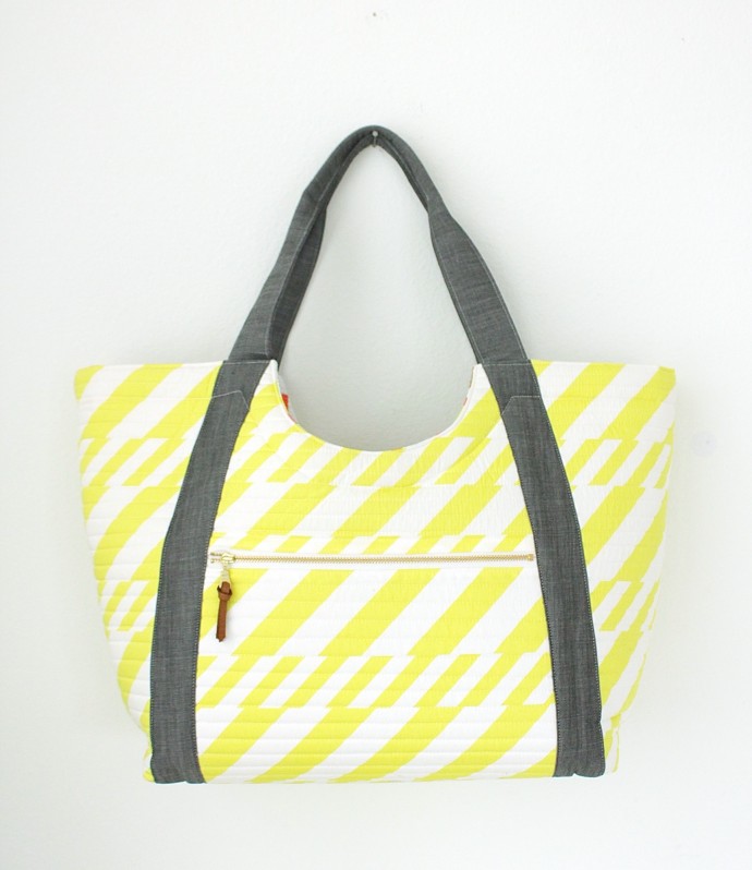 Poolside Tote Bag Pattern by Anna Graham of Noodlehead site